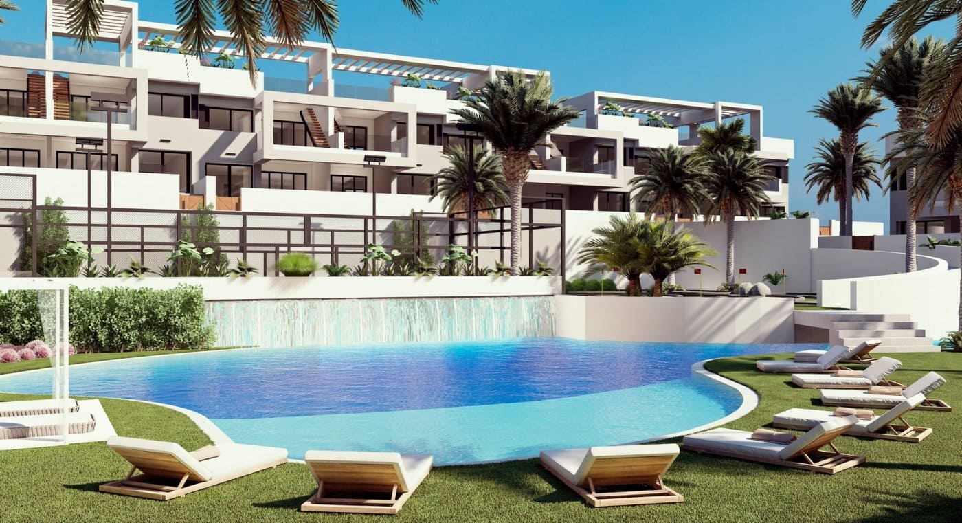 2 soveværelse Lejlighed til salg i Los Balcones med swimmingpool garage - € 322.900 (Ref: 9981891)