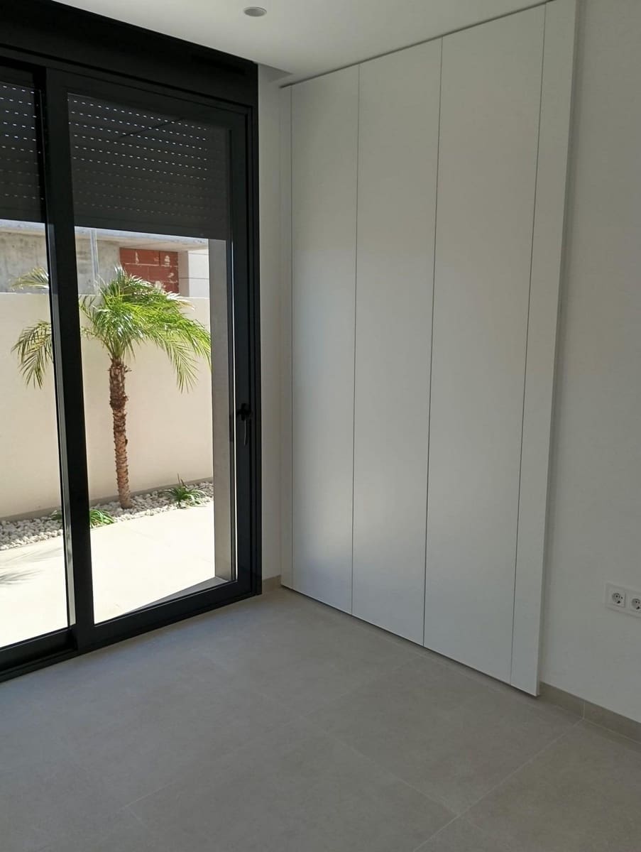 3 soverom Villa til salgs i Pilar de la Horadada med svømmebasseng garasje - € 586 000 (Ref: 9981899)