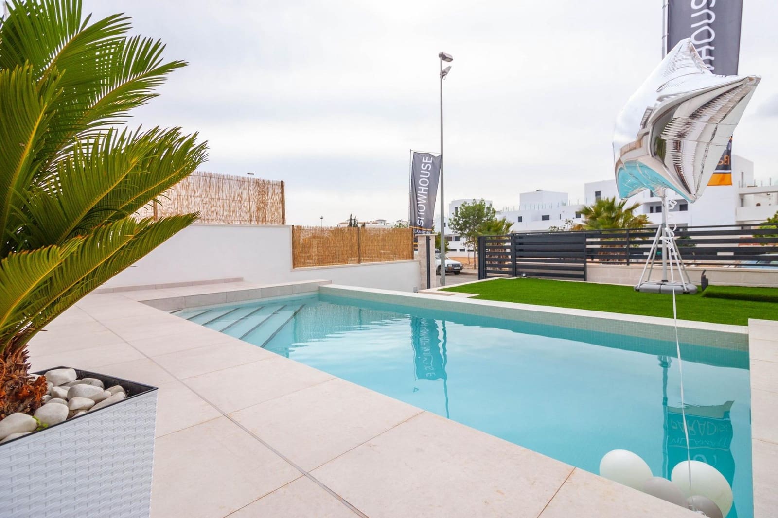3 soverom Villa til salgs i Orihuela Costa med svømmebasseng garasje - € 669 900 (Ref: 9981903)