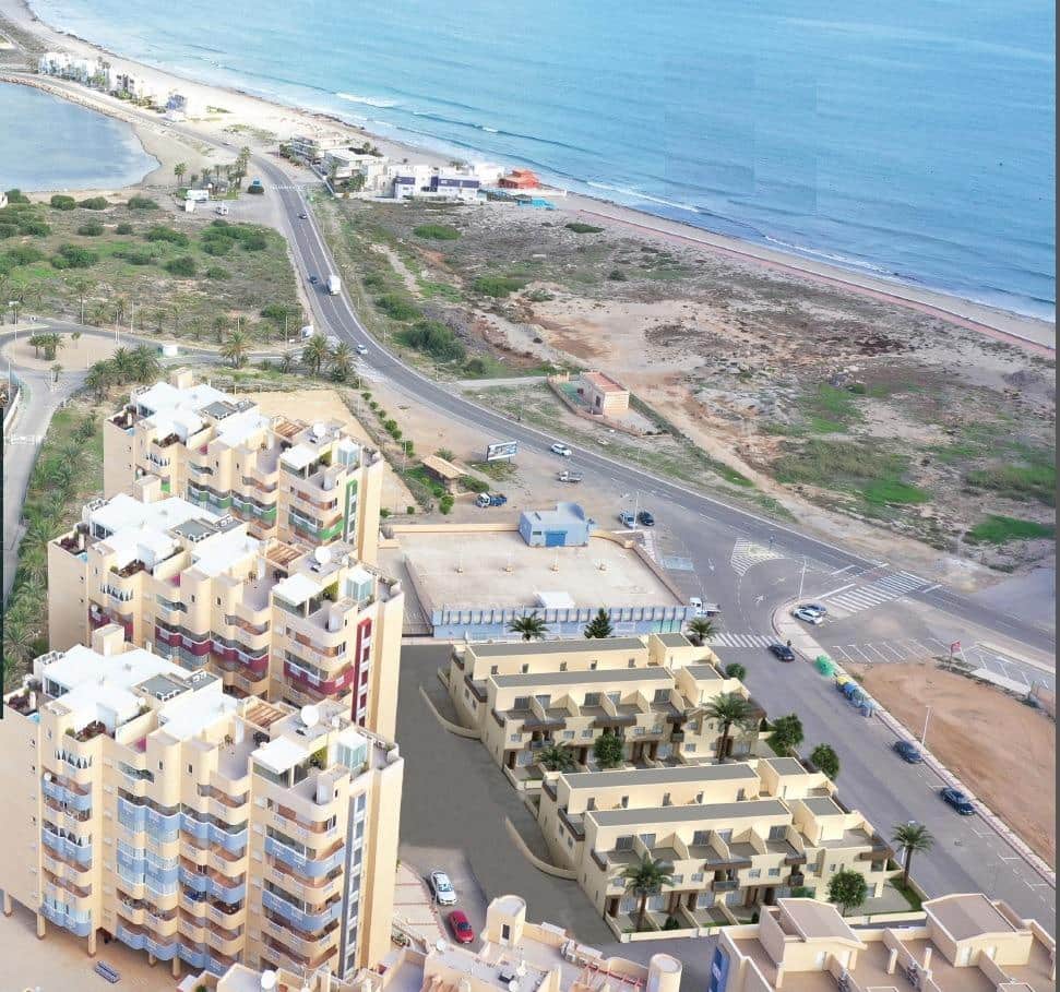 3 soveværelse Rækkehus til salg i La Manga del Mar Menor med swimmingpool garage - € 270.631 (Ref: 9985400)