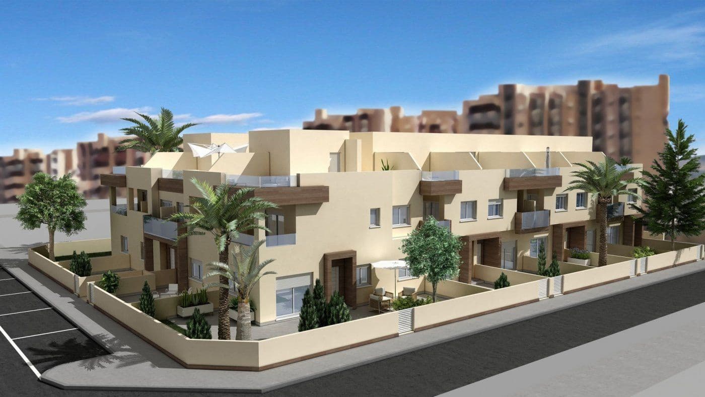 3 soveværelse Rækkehus til salg i La Manga del Mar Menor med swimmingpool garage - € 270.631 (Ref: 9985400)