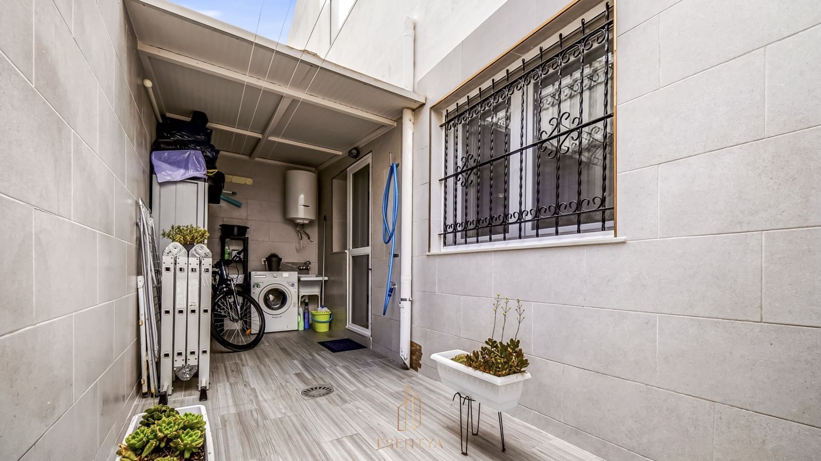 3 bedroom Finca/Country House for sale in Los Alcazares with garage - € 285,000 (Ref: 9985414)