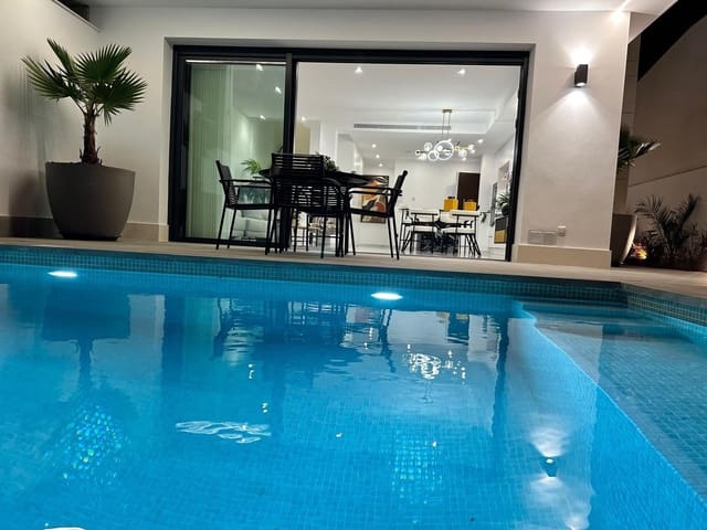 3 soveværelse Villa til salg i San Pedro del Pinatar ciudad, San Pedro del Pinatar med swimmingpool garage - € 489.000 (Ref: 9985508)