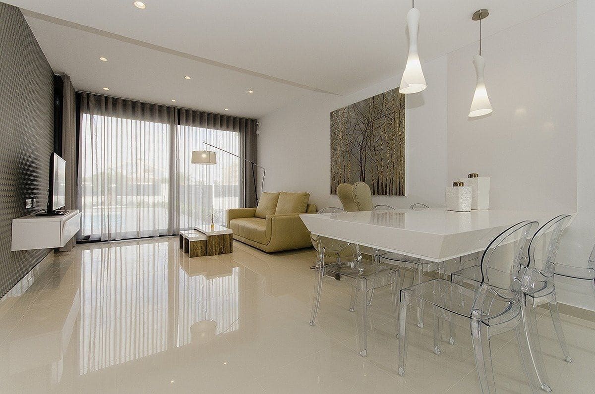 4 soveværelse Villa til salg i Playa Honda med swimmingpool garage - € 790.000 (Ref: 9985546)