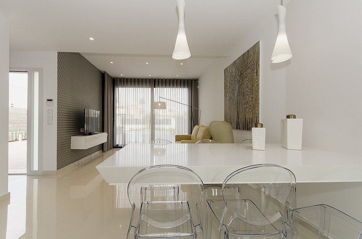 4 soveværelse Villa til salg i Playa Honda med swimmingpool garage - € 790.000 (Ref: 9985546)