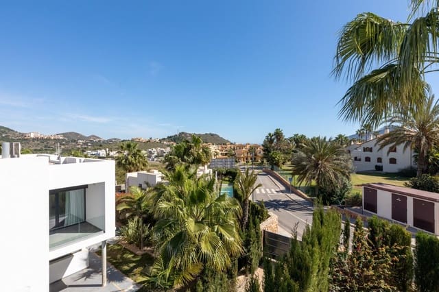 4 soverom Villa til salgs i La Manga Club, Cartagena med svømmebasseng garasje - € 840 000 (Ref: 9985553)