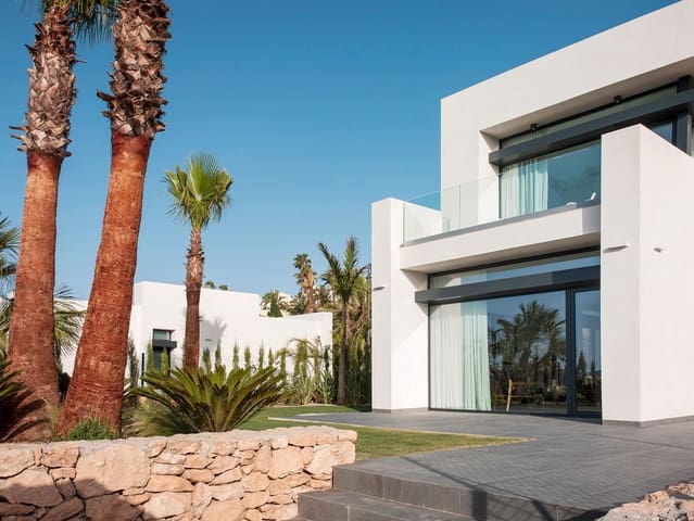 4 soverom Villa til salgs i La Manga Club, Cartagena med svømmebasseng garasje - € 840 000 (Ref: 9985553)