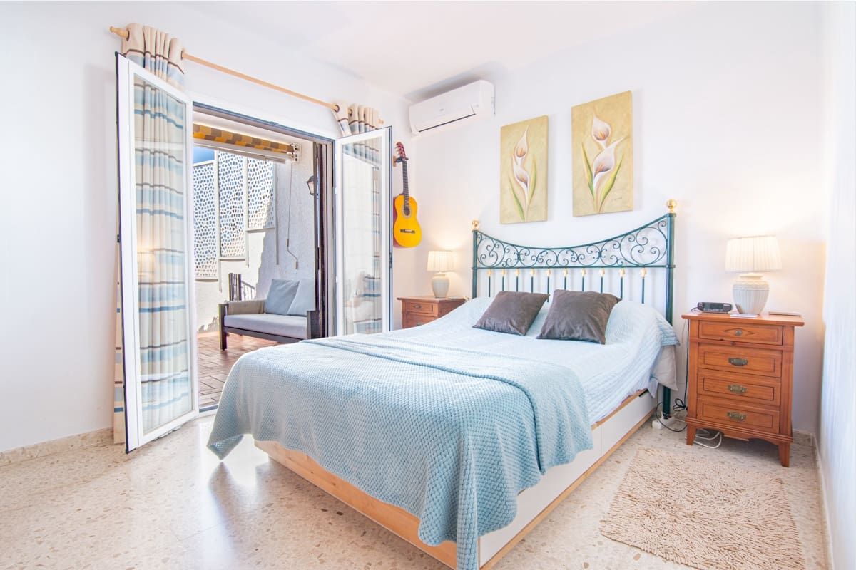 2 Zimmer Reihenhaus zu verkaufen in Nerja mit Pool Garage - 310.000 € (Ref: 10080510)
