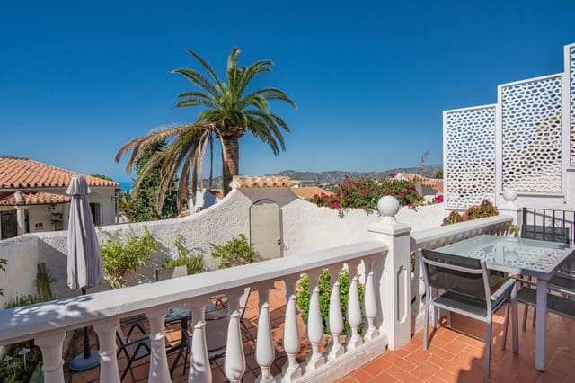 2 makuuhuone Rivitalo myytävänä paikassa Nerja mukana uima-altaan 
autotalli - 310 000 € (Ref: 10080510)