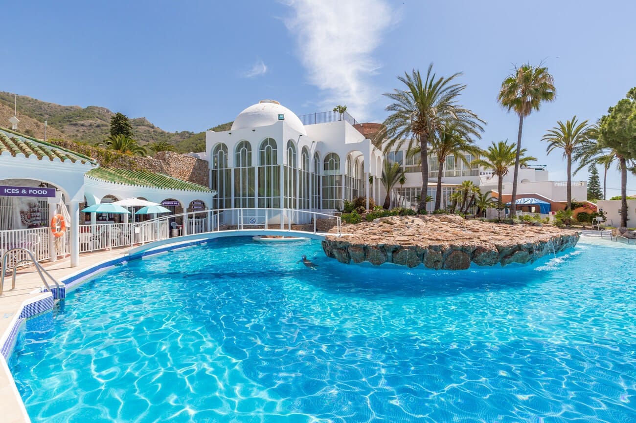 2 Zimmer Reihenhaus zu verkaufen in Nerja mit Pool Garage - 310.000 € (Ref: 10080510)