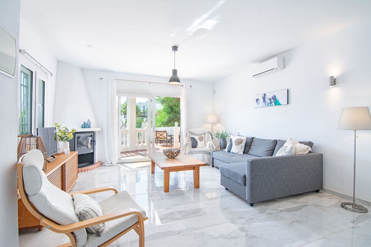 3 soveværelse Villa til salg i Nerja med swimmingpool garage - € 725.000 (Ref: 10128117)