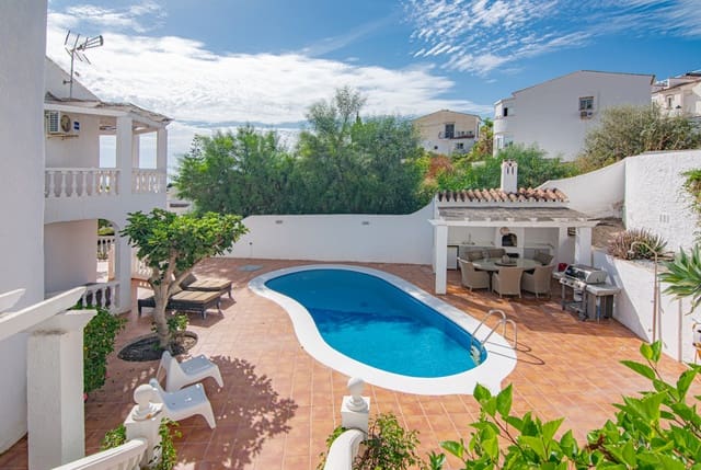 3 chambre Villa/Maison à vendre à Burriana, Nerja avec piscine garage - 725 000 € (Ref: 10128117)