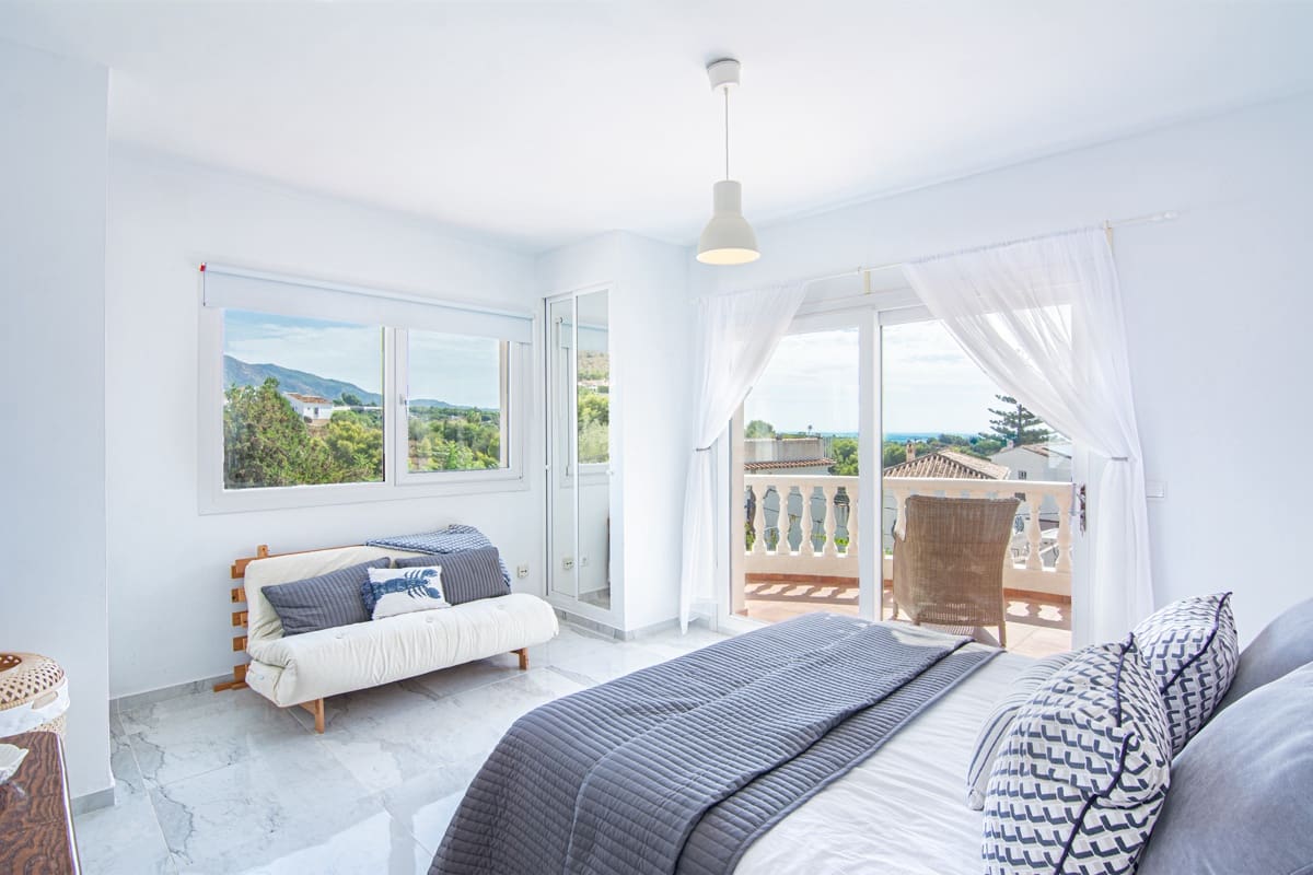 3 soveværelse Villa til salg i Nerja med swimmingpool garage - € 725.000 (Ref: 10128117)