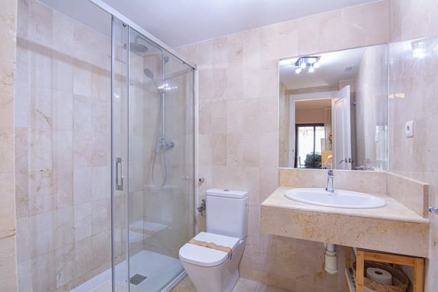 Apartamento de 2 habitaciones en Burriana, Nerja en venta - 790.000 € (Ref: 10153310)