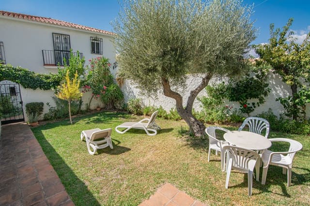 3 makuuhuone Paritalo myytävänä paikassa Capistrano, Nerja mukana uima-altaan 
autotalli - 415 000 € (Ref: 10154817)