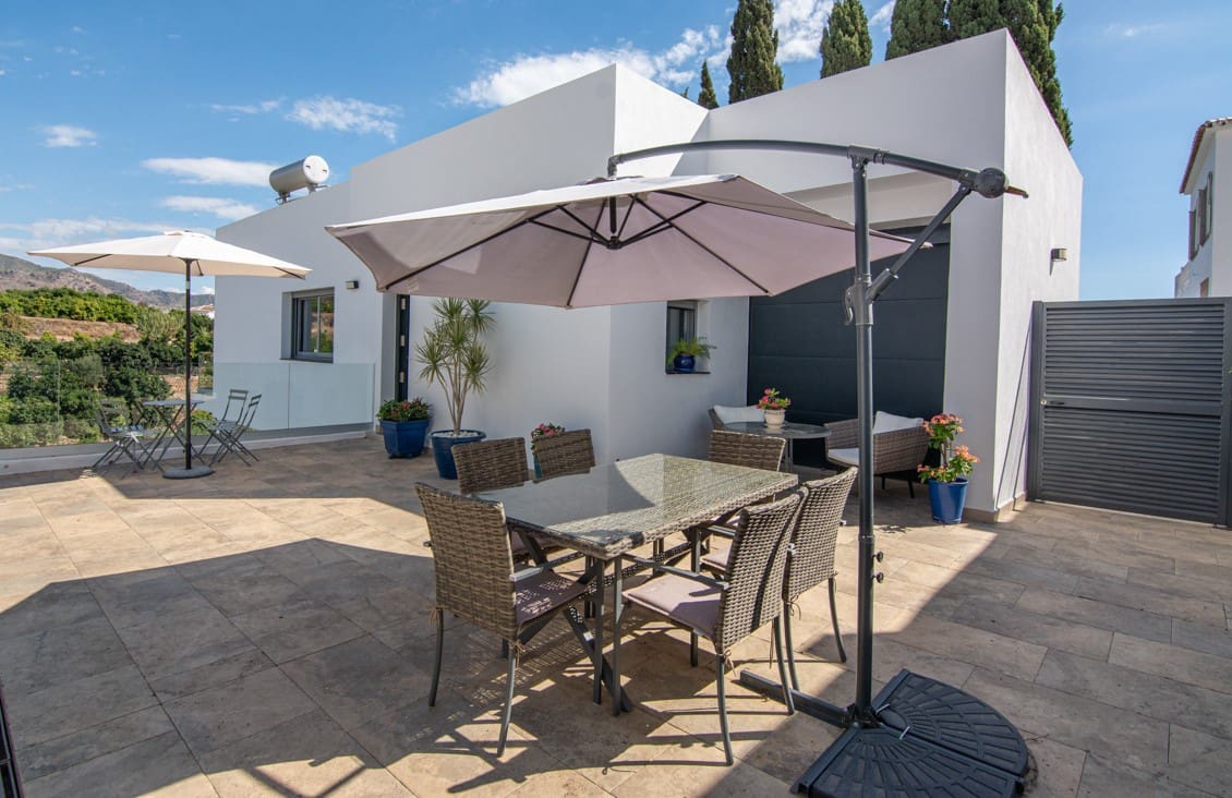 Chalet de 4 habitaciones en Nerja en venta con piscina garaje - 1.150.000 € (Ref: 10164237)