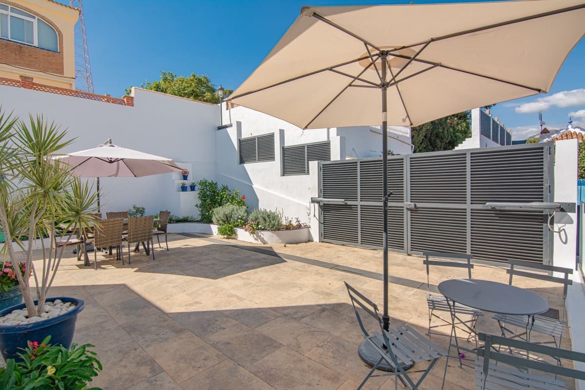 Chalet de 4 habitaciones en Nerja en venta con piscina garaje - 1.150.000 € (Ref: 10164237)