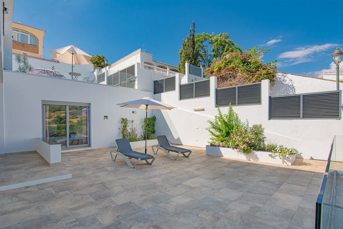 Chalet de 4 habitaciones en Nerja en venta con piscina garaje - 1.150.000 € (Ref: 10164237)