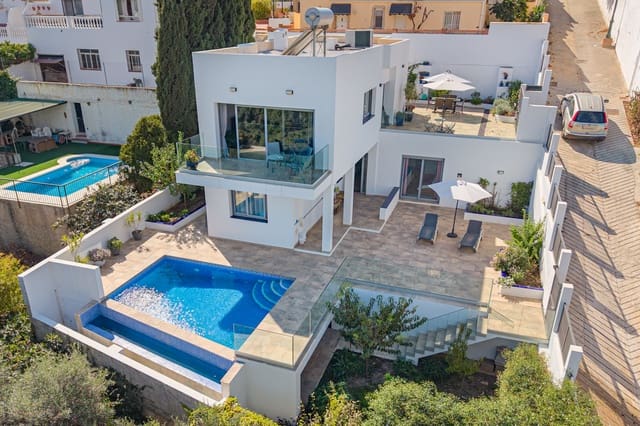 4 soverom Villa til salgs i Nerja med svømmebasseng garasje - € 1 150 000 (Ref: 10164237)