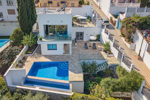 4 soverom Villa til salgs i Nerja med svømmebasseng garasje - € 1 150 000 (Ref: 10164237)