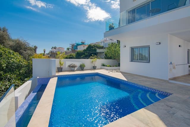 4 soverom Villa til salgs i Nerja med svømmebasseng garasje - € 1 150 000 (Ref: 10164237)