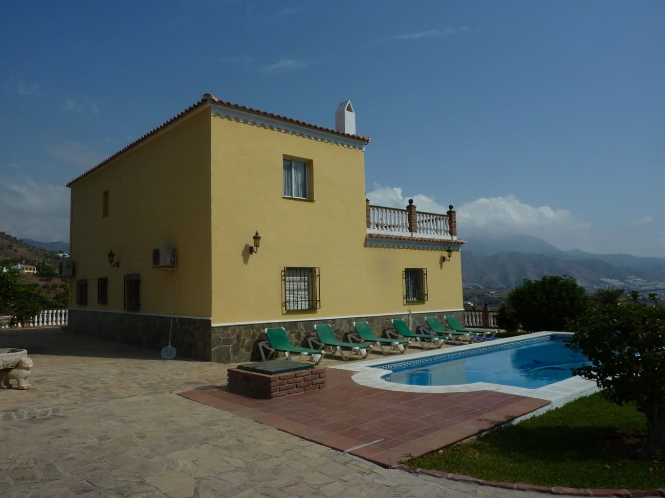 5 slaapkamer Villa te koop in Torrox met zwembad garage - € 1.050.000 (Ref: 5295634)