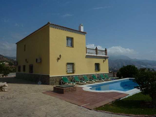 5 sypialnia Willa na sprzedaż w Torrox z basenem garażem - 1 050 000 € (Ref: 5295634)