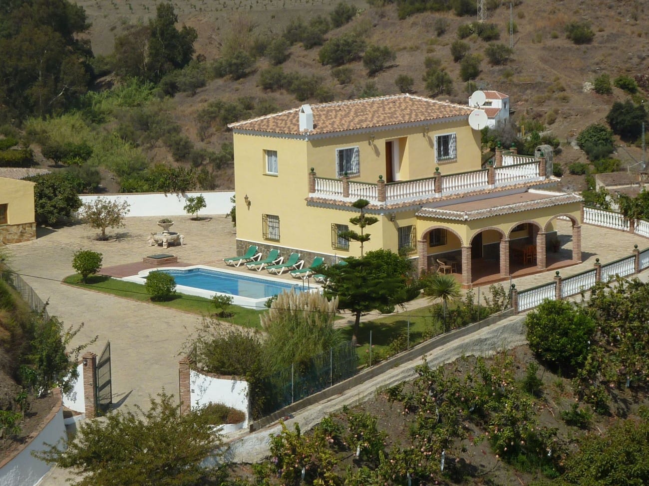 5 slaapkamer Villa te koop in Torrox met zwembad garage - € 1.050.000 (Ref: 5295634)
