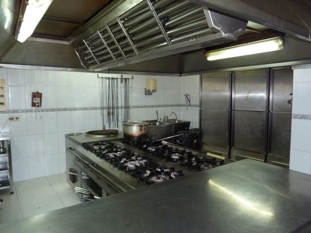 Restaurant/Bar til salg i Nerja - € 1.150.000 (Ref: 5295639)