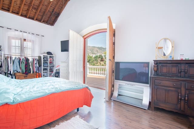 3 sypialnia Willa na sprzedaż w Nerja z basenem - 950 000 € (Ref: 5295693)