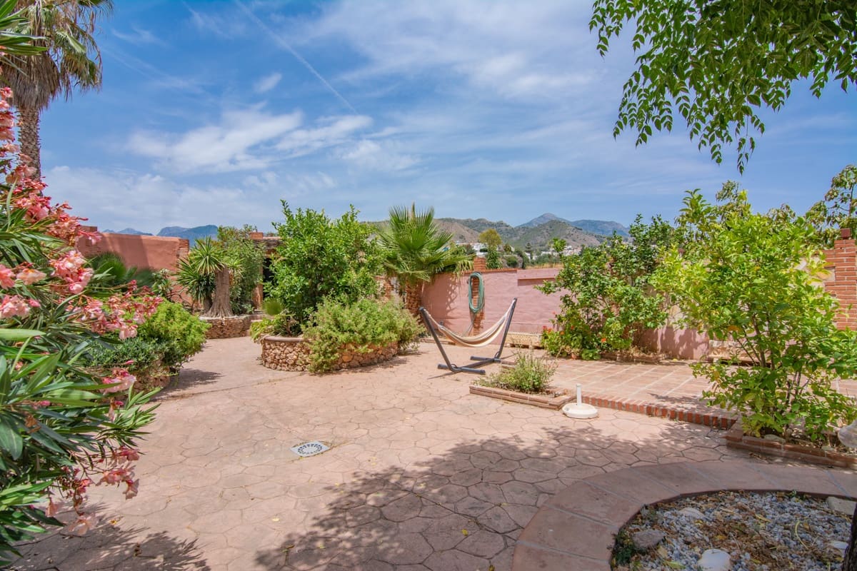 3 sypialnia Willa na sprzedaż w Nerja z basenem - 950 000 € (Ref: 5295693)
