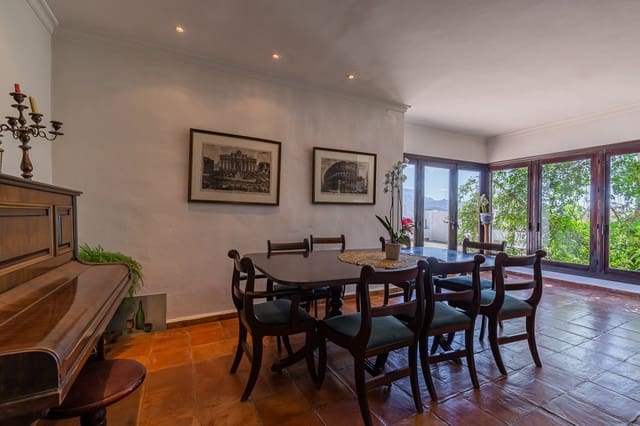 7 soveværelse Villa til salg i Torrox med swimmingpool - € 880.000 (Ref: 6795768)