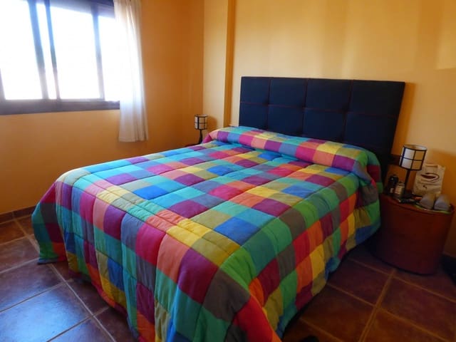 Chalet de 4 habitaciones en Nerja en venta con piscina garaje - 695.000 € (Ref: 7006804)