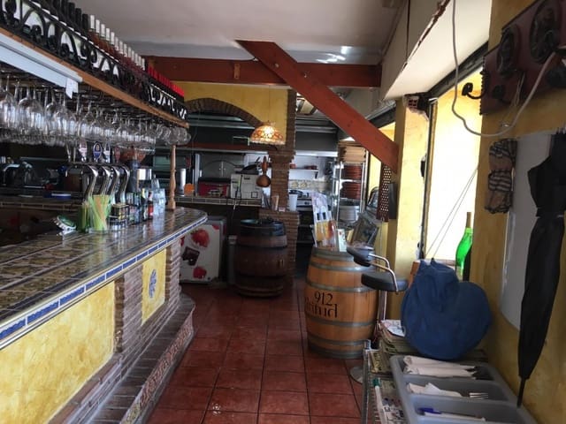 Restaurant/Bar til salgs i Nerja med svømmebasseng - € 399 000 (Ref: 7144936)