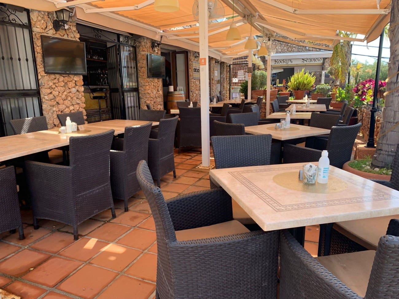 Restaurant/Bar til salg i Nerja med swimmingpool - € 399.000 (Ref: 7144936)