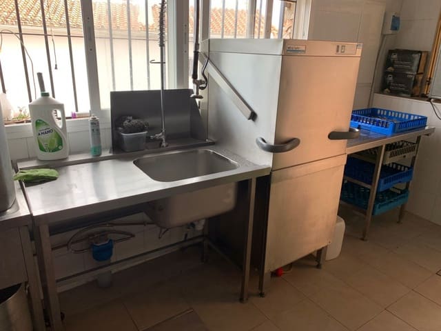 Restaurant/Bar til salgs i Nerja med svømmebasseng - € 399 000 (Ref: 7144936)