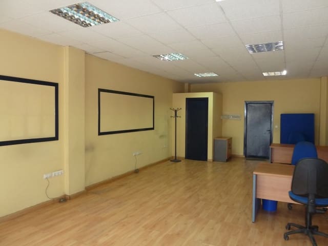 Kommersiell til salgs i Nerja - € 250 000 (Ref: 7764864)