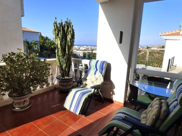 3 soveværelse Villa til salg i Torrox-Costa, Torrox med swimmingpool garage - € 425.000 (Ref: 7842407)