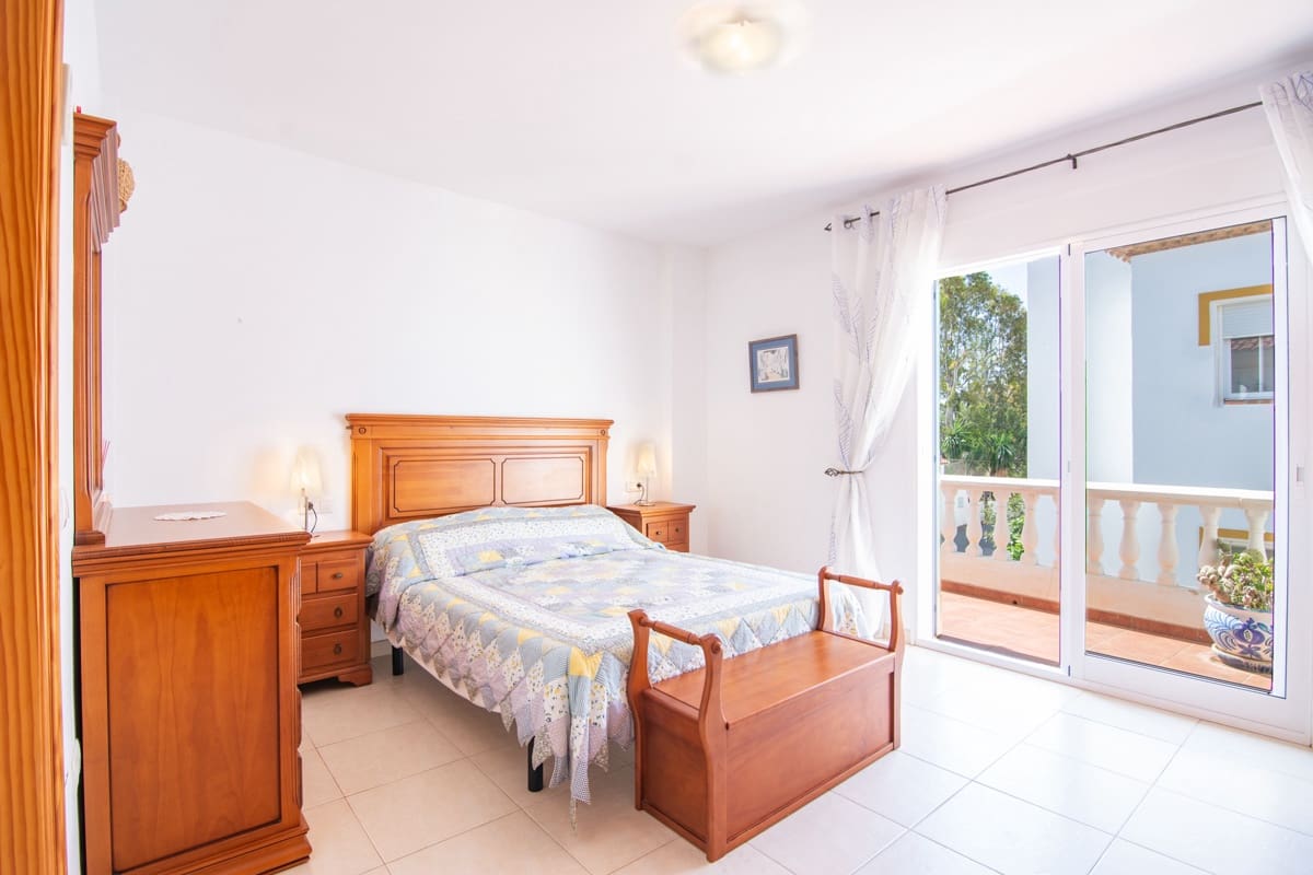 3 sovrum Villa till salu i Torrox-Costa med pool garage - 425 000 € (Ref: 7842407)