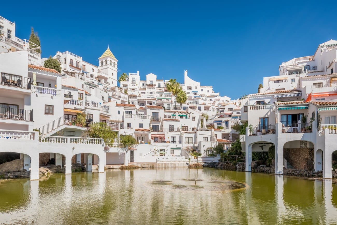 1 bedroom Apartment for sale in Nerja with pool - € 330,000 (Ref: 7848108)