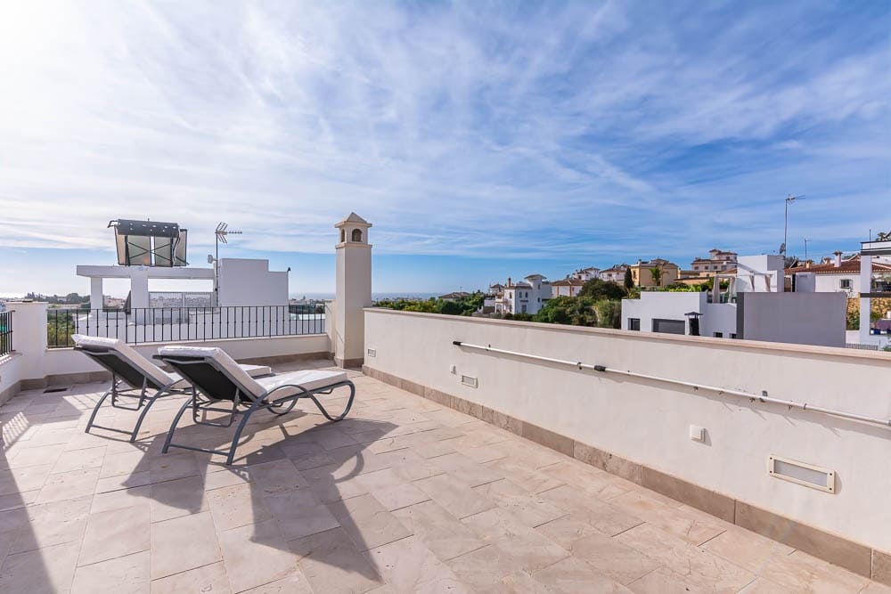 6 bedroom Villa for sale in Nerja with pool garage - € 825,000 (Ref: 7875533)