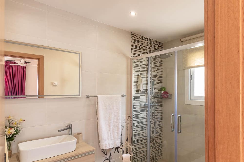 6 bedroom Villa for sale in Nerja with pool garage - € 825,000 (Ref: 7875533)