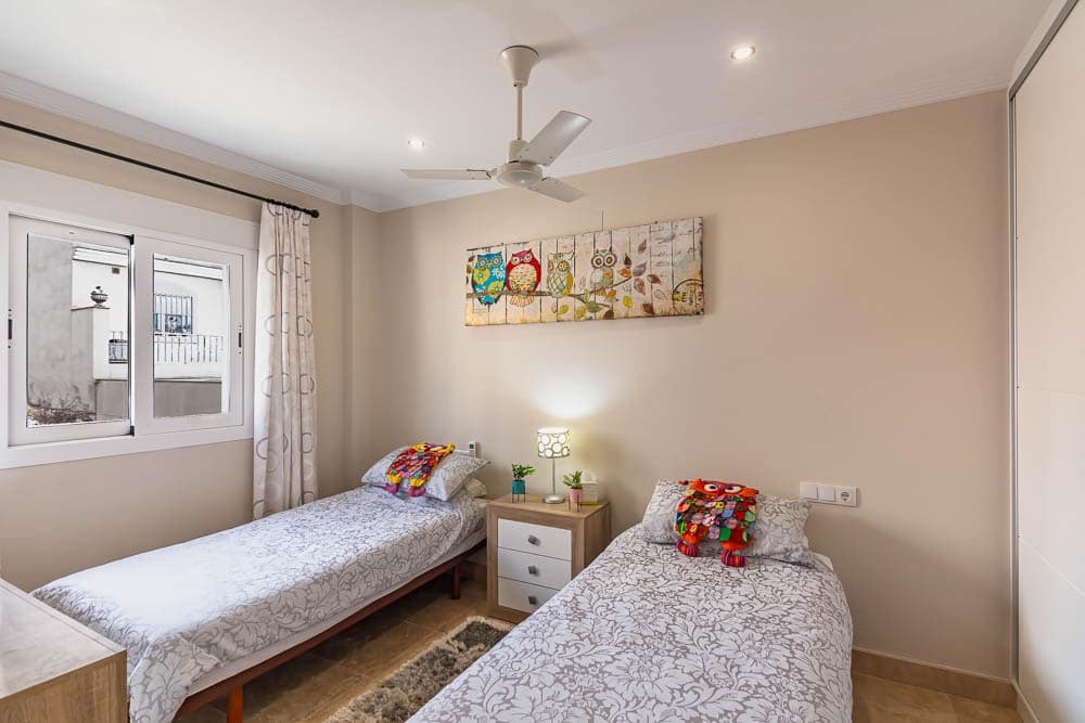 6 bedroom Villa for sale in Nerja with pool garage - € 825,000 (Ref: 7875533)