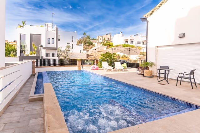 6 bedroom Villa for sale in Nerja with pool garage - € 825,000 (Ref: 7875533)
