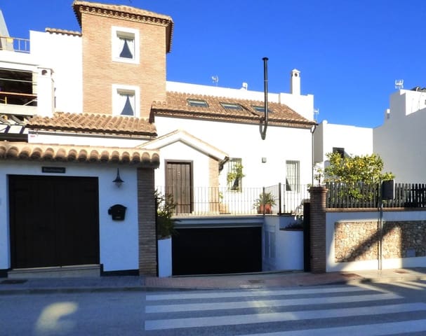 6 bedroom Villa for sale in Nerja with pool garage - € 825,000 (Ref: 7875533)