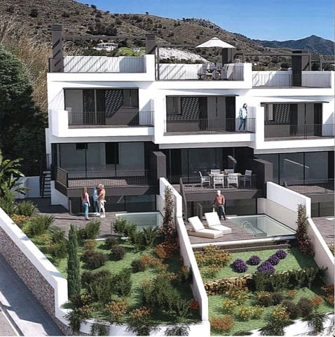 3 soveværelse Byhus til salg i Nerja med swimmingpool - € 580.000 (Ref: 8714530)