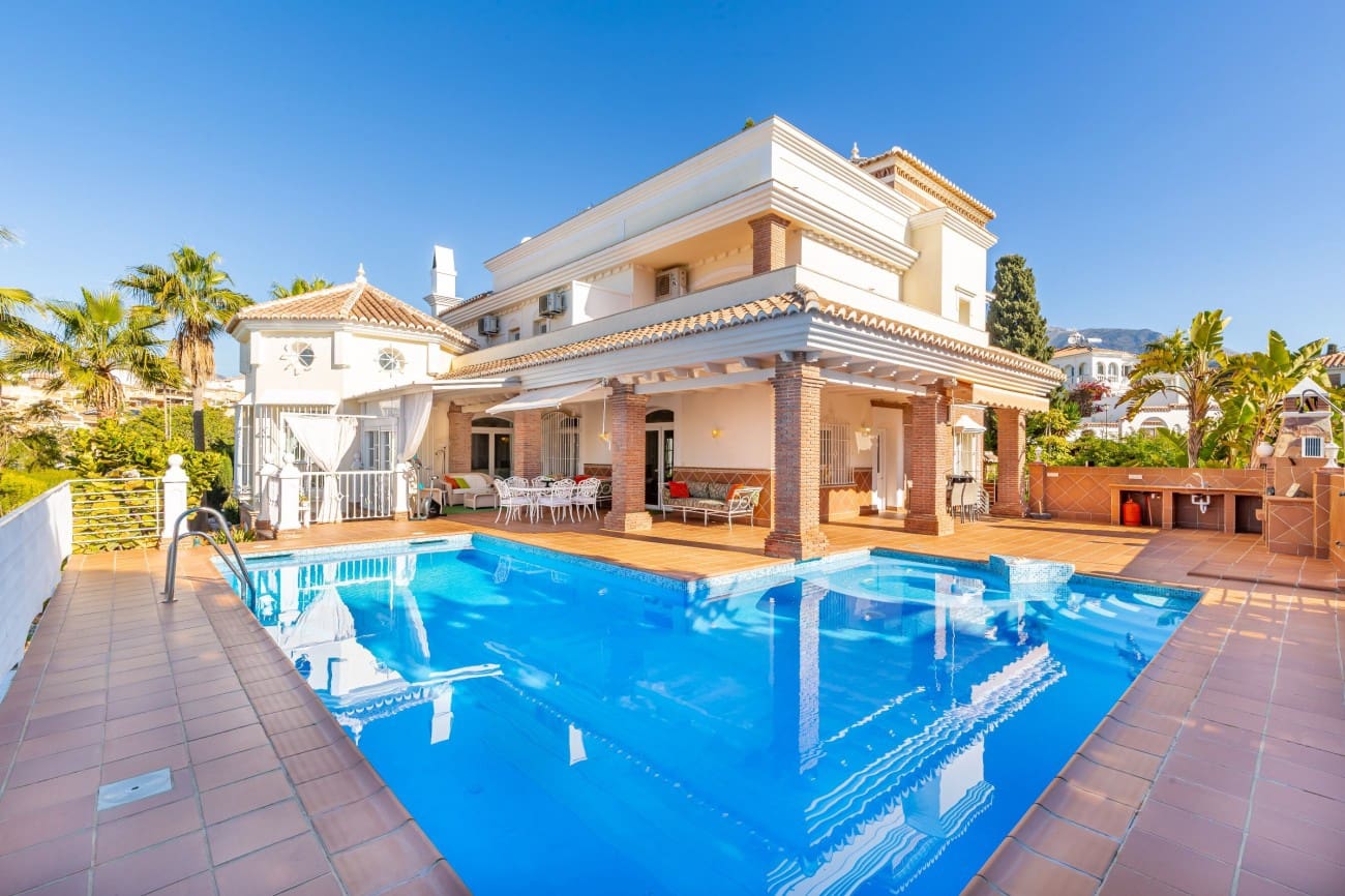 4 Zimmer Villa zu verkaufen in Nerja mit Pool Garage - 2.700.000 € (Ref: 8836336)