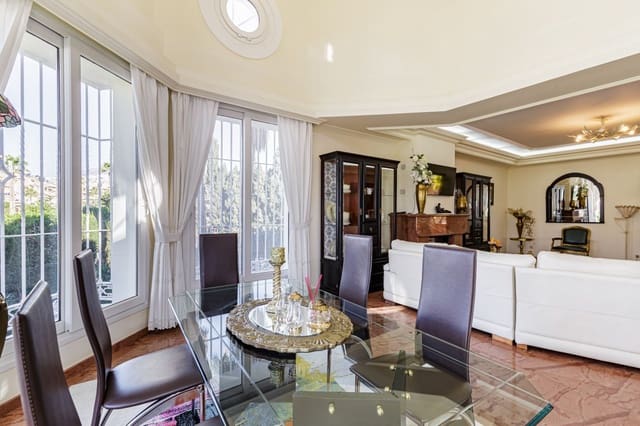 4 Zimmer Villa zu verkaufen in Nerja mit Pool Garage - 2.700.000 € (Ref: 8836336)