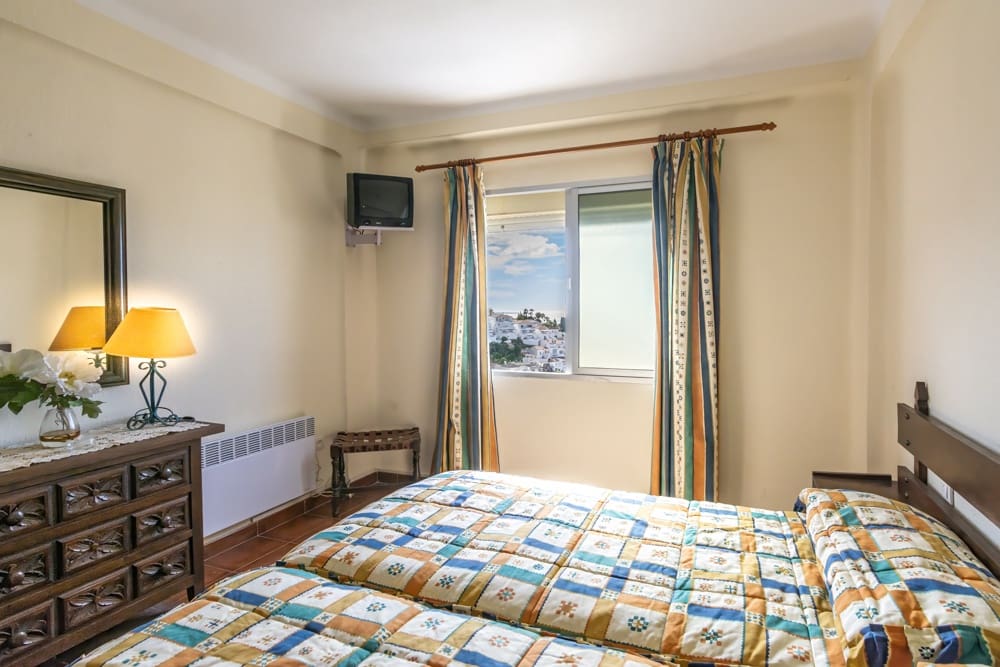 2 bedroom Apartment for sale in Nerja with pool - € 325,000 (Ref: 8921239)