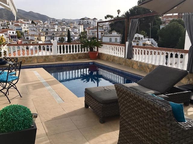 4 chambre Villa/Maison à vendre à Burriana, Nerja avec piscine - 685 000 € (Ref: 8941209)